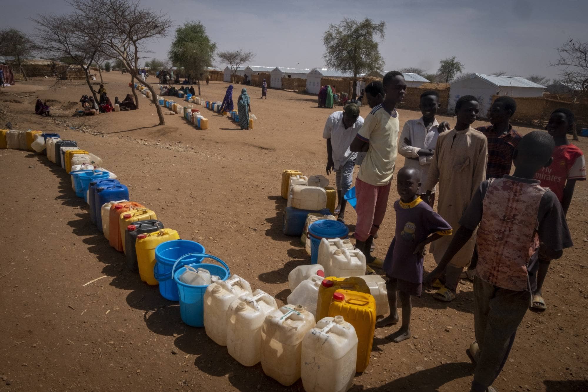 مأساة حرب السودان.. المواطنون يعيشون على أكل التراب وأوراق الشجر