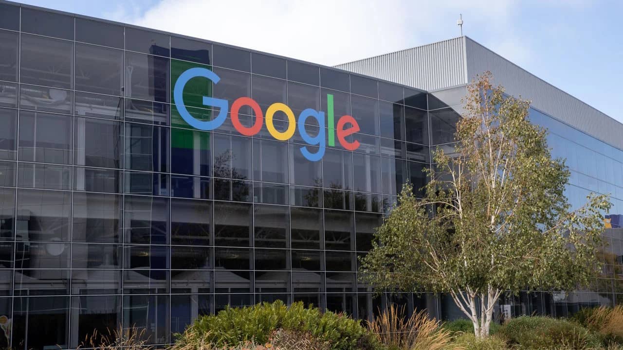 إيرادات Google تتضاعف في 2023.. من يحكم سوق إعلانات الإنترنت؟