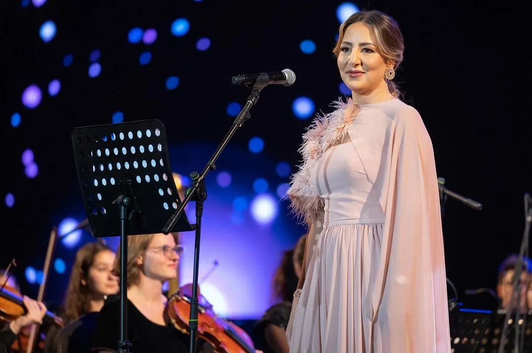 من هي "سوسن البهيتي" أول مغنية أوبرا سعودية؟