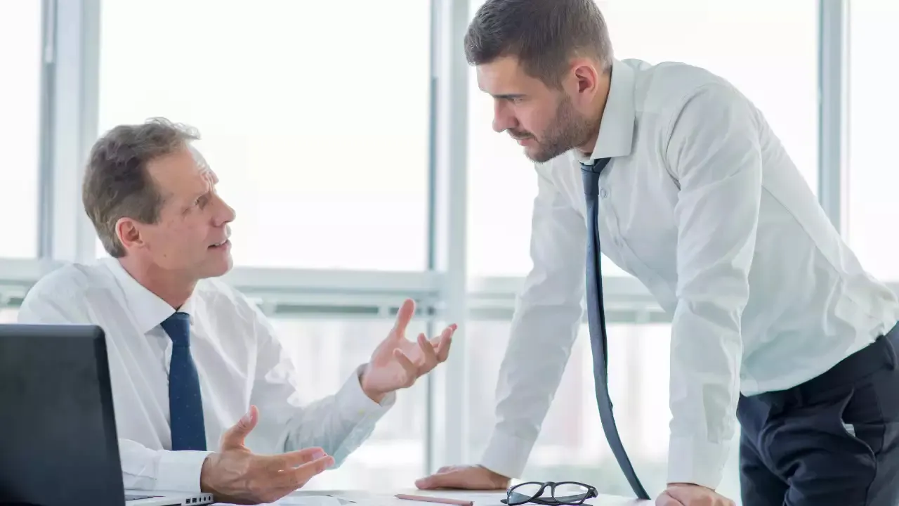 استراتيجيات ناجحة للتعامل مع المدير دائم الضغط