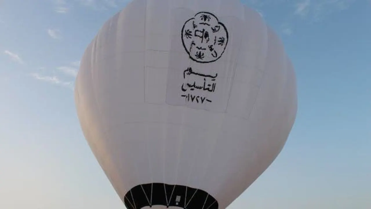 صاحب أول رحلة بالمنطاد في المملكة يروي تفاصيل تجربته المثيرة