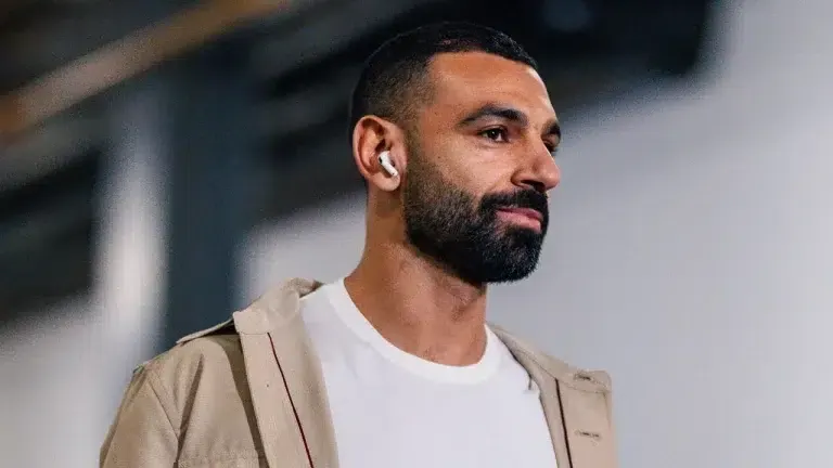 منع محمد صلاح من القيادة 6 أشهر في إنجلترا