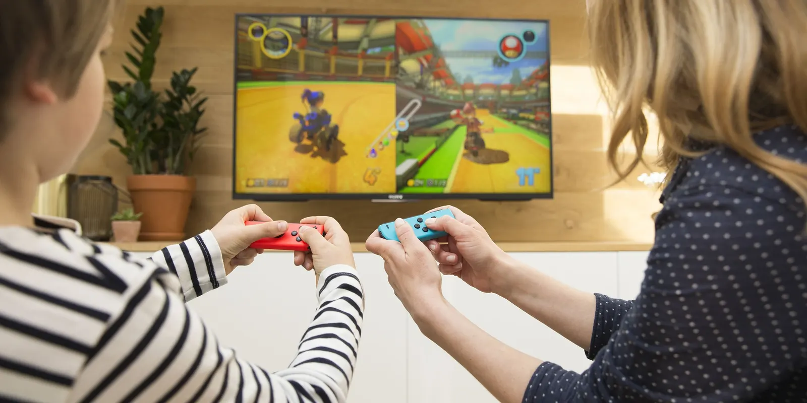 "Nintendo" تواصل الزحف لإزاحة "Sony" من على القمة