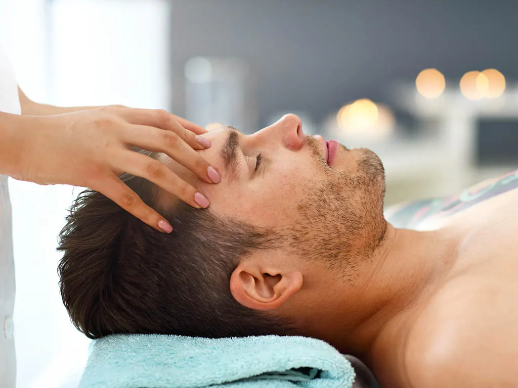 تدليك الرأس.. لماذا ينصح به وإلى أي مدى تصل فوائده؟