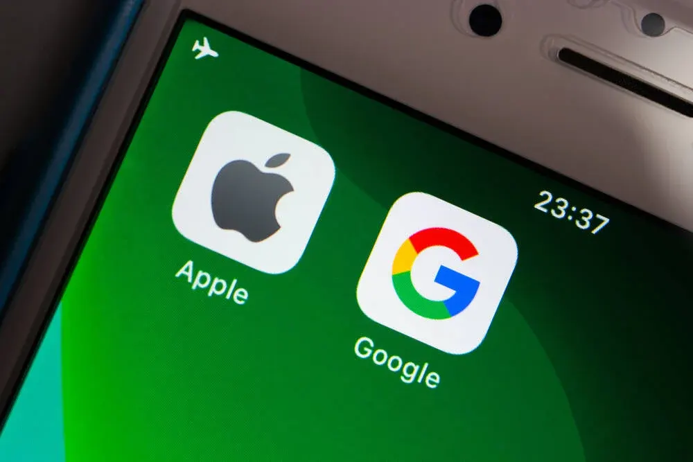 اتحاد العمالقة.. شراكة ثورية بين "Google" و"Apple" في مجال الذكاء الاصطناعي