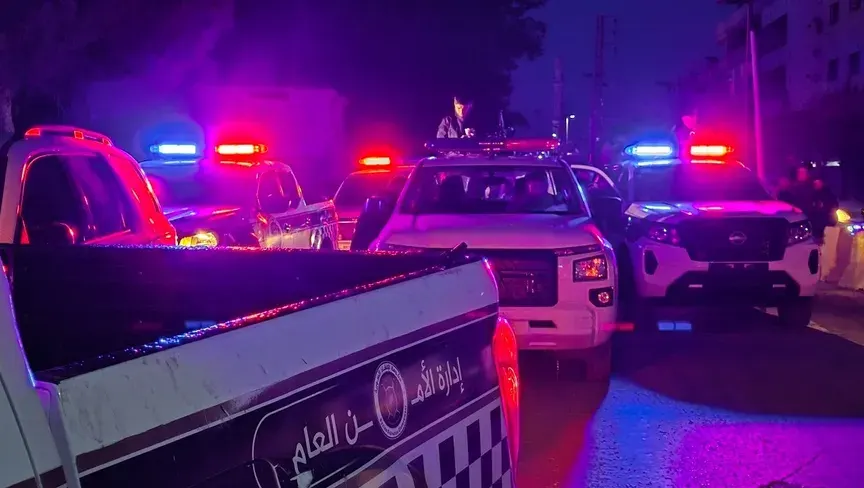 عنف وحظر تجول.. ماذا يحدث في سوريا؟