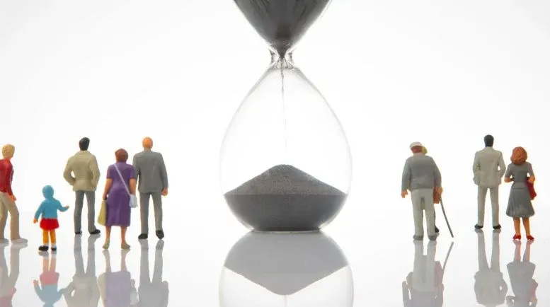 ماذا بعد اتساع فجوة متوسط العمر المتوقع بين الإناث والذكور؟