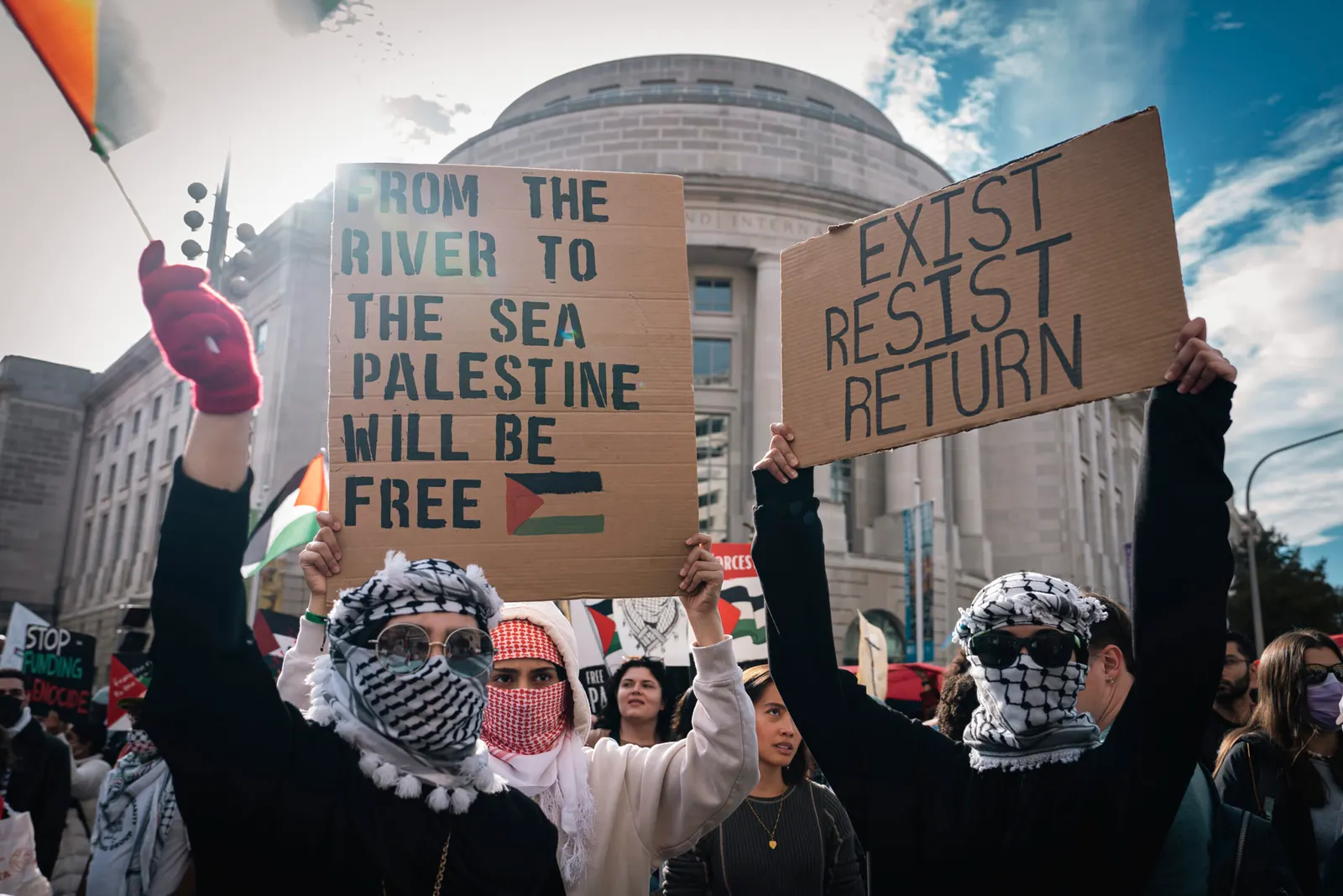 "من النهر إلى البحر".. شعار فلسطيني يزعج أمريكا وإسرائيل