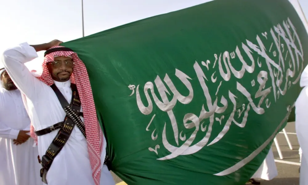 في"يوم العلم".. محطات تطوير الراية السعودية