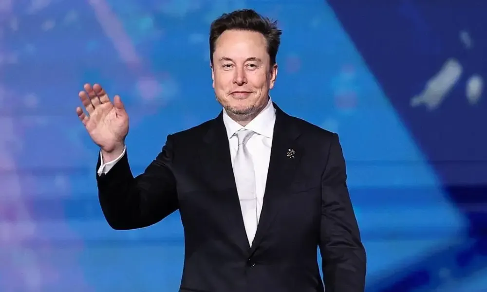 اتهامات لإيلون ماسك بجمع 80 مليار دولار لاستعمار المريخ