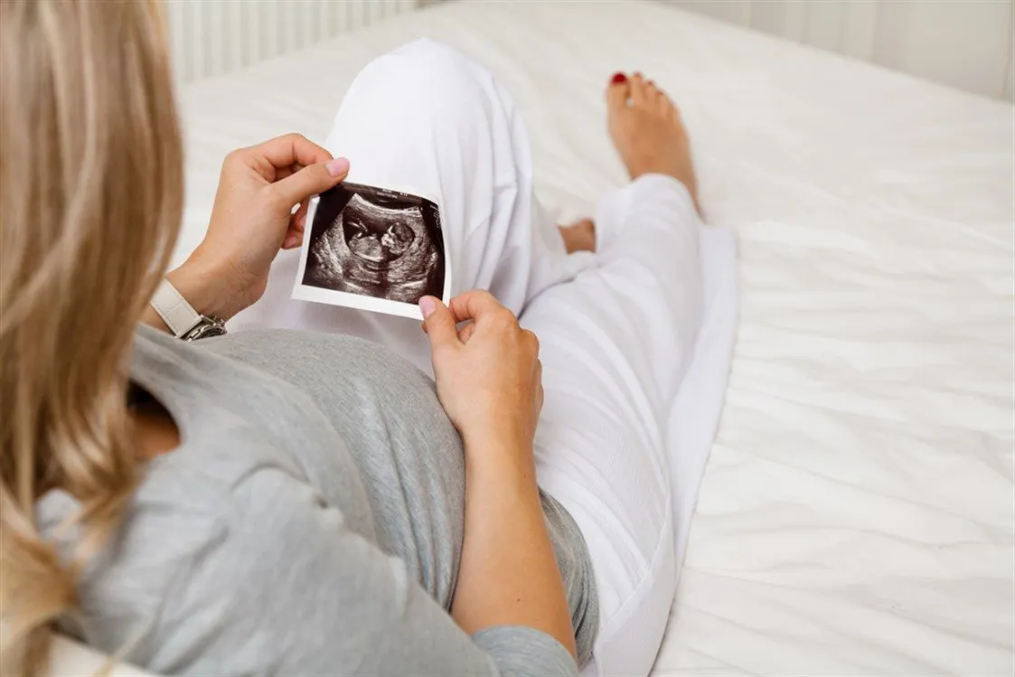 لماذا تتأثر المرأة نفسيًا بالتلقيح الصناعي؟