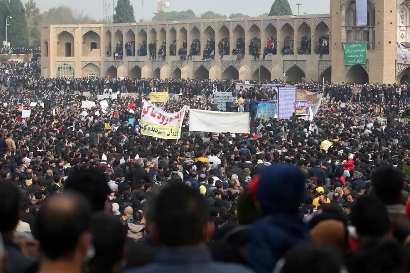 الجوع يشعل المظاهرات في إيران .. ومطالبات بإسقاط المرشد