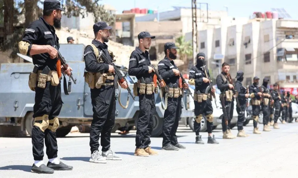 اشتباكات وقتلى.. ماذا يحدث في مناطق الدروز بسوريا؟