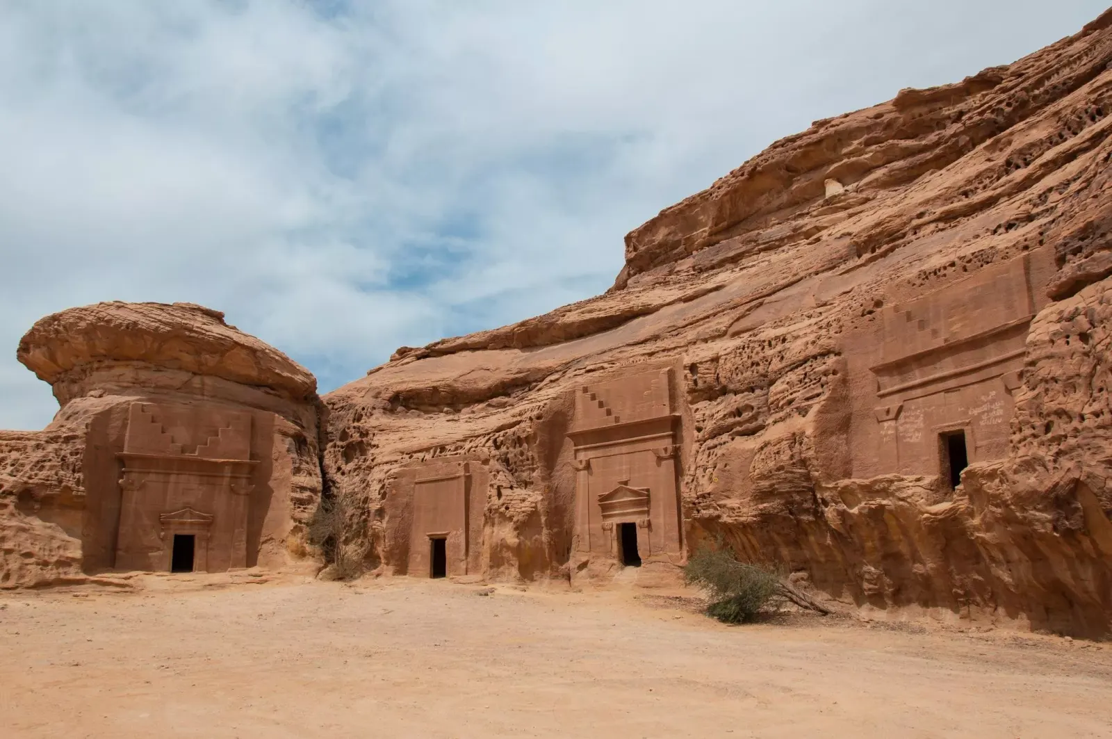 من بينها السعودية.. 5 دول عربية على قائمة أفضل الأماكن لعام 2023