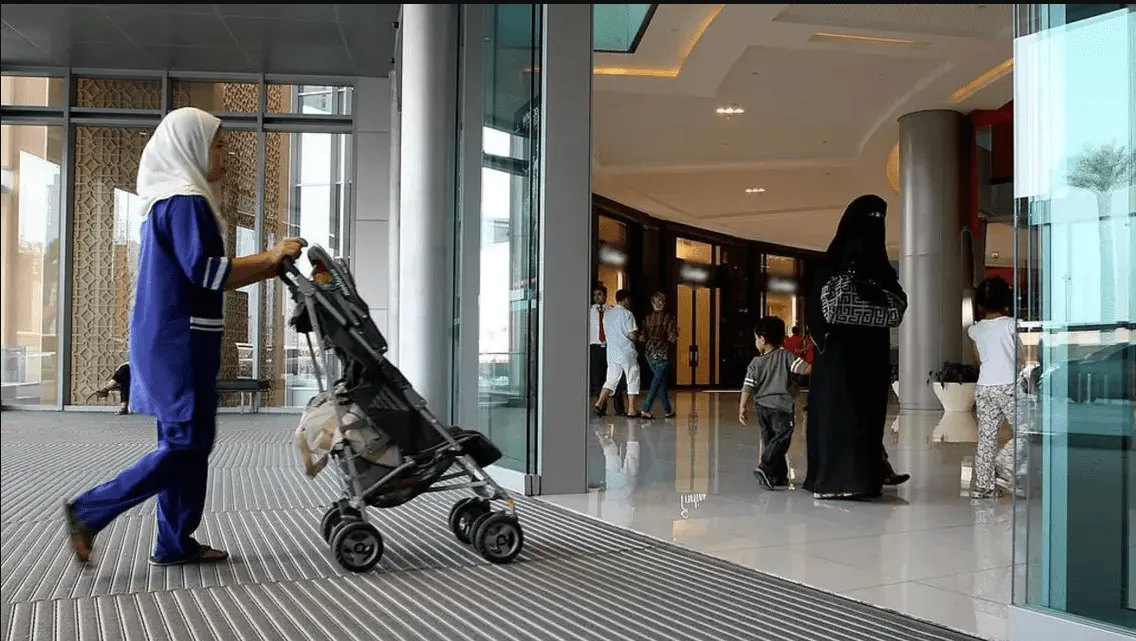 اليوم.. السعودية تفرض مقابل مالي على العمالة المنزلية في هذه الحالة