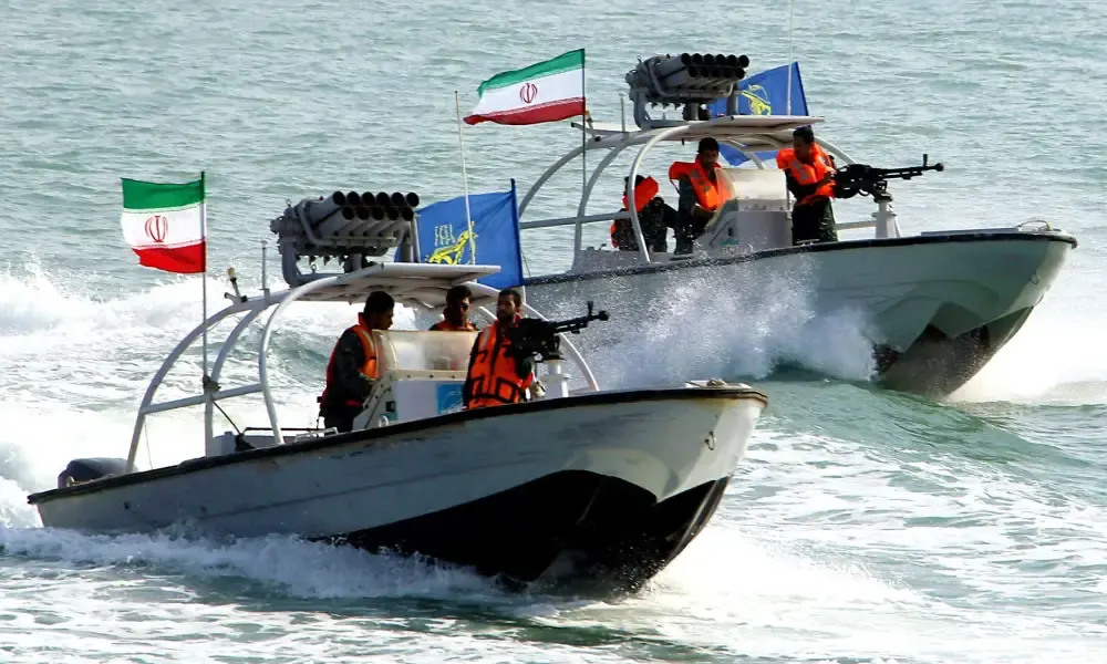اقتصاد "رسوم العبور" في هرمز.. ما دور الحرس الإيراني في الملاحة؟