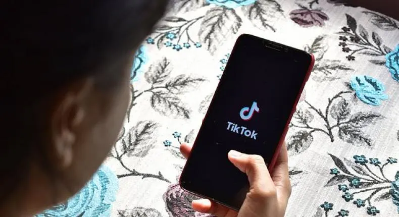 هل ترعى TikTok "بيزنس" تسول البث المباشر في المخيمات السورية؟