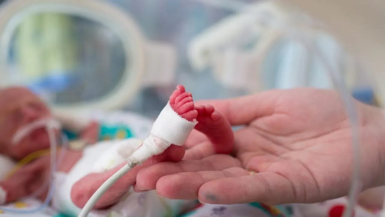ارتباط وثيق بين مستحضرات التجميل والولادة المبكرة