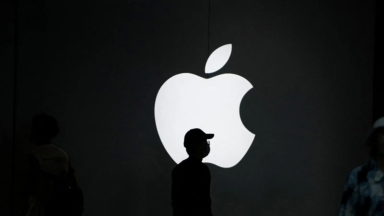 قرار صيني جديد قد يُهدد تواجد Apple في السوق الصينية