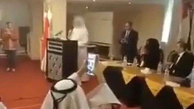 فيديو.. حقيقة وفاة دبلوماسي سعودي في مؤتمر بالقاهرة