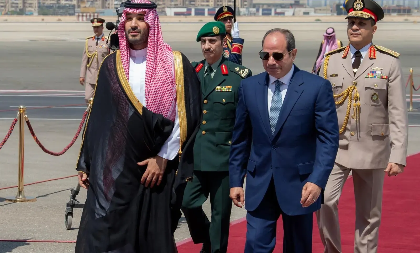 ولي العهد في القاهرة.. ماذا تقول «زيارة العمل» عن بروتوكول القادة؟