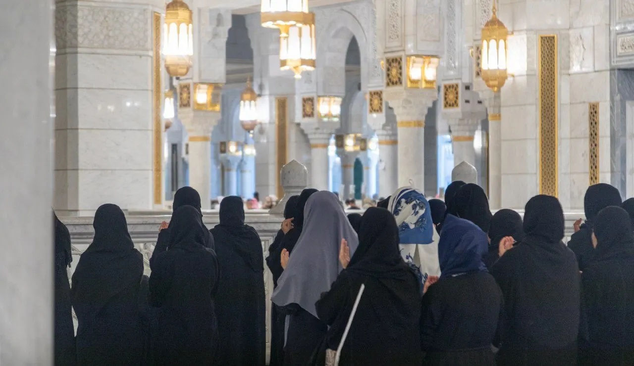 المسجد الحرام يخصص عشرات الأماكن للنساء خلال العشر الأواخر (صور)