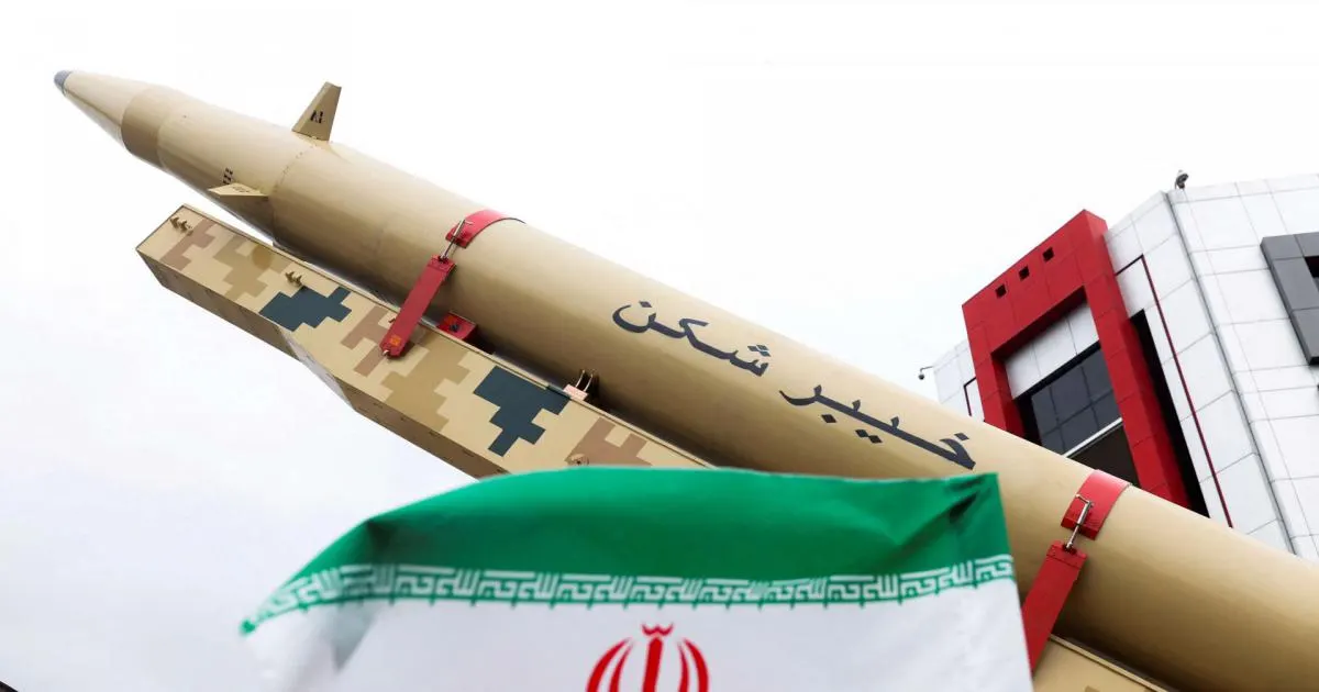 ما هو صاروخ "فتّاح" فرط الصوتي الذي استخدمته إيران في الهجوم على تل أبيب؟