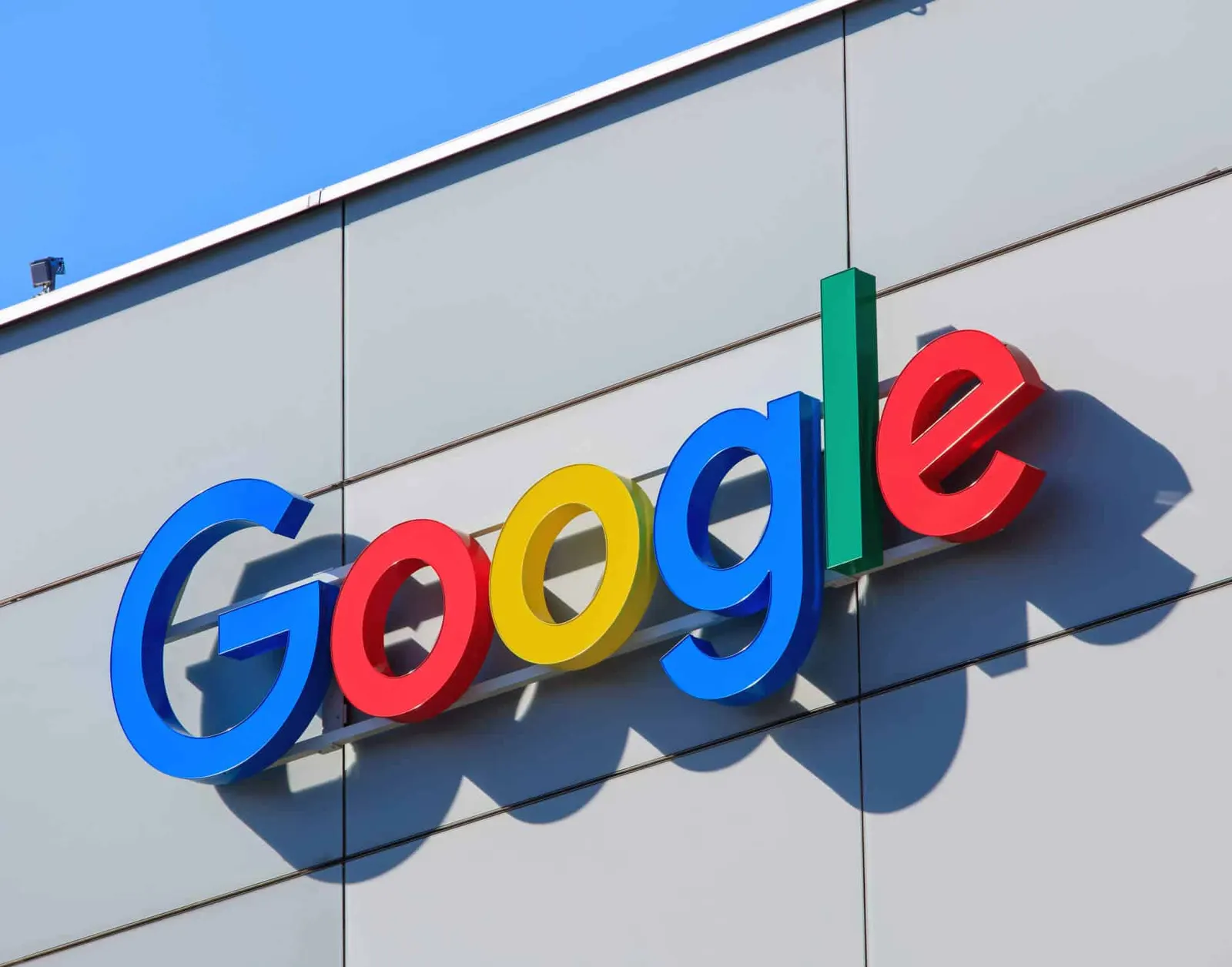 شركة "Google" تواجه عقابًا قاسيًا بسبب الاحتكار