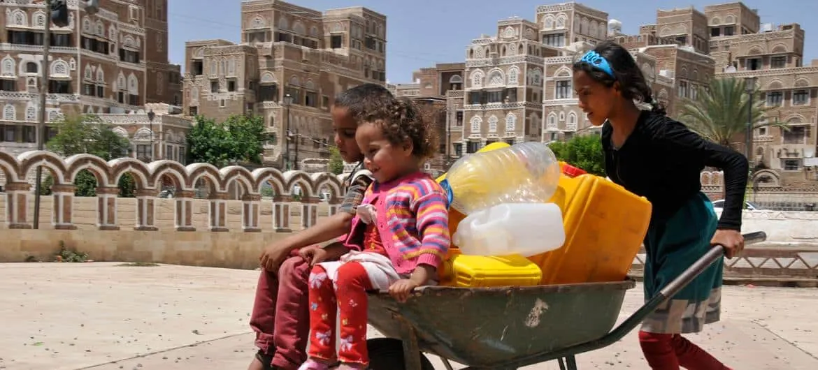 الأمم المتحدة: النساء والفتيات يتحملن العبء الأكبر لأزمة المياه العالمية