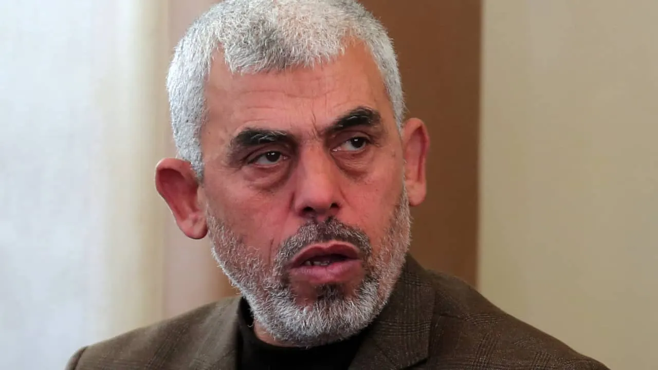 يحيى السنوار.. زعيم حماس الذي يرجح الاحتلال اغتياله