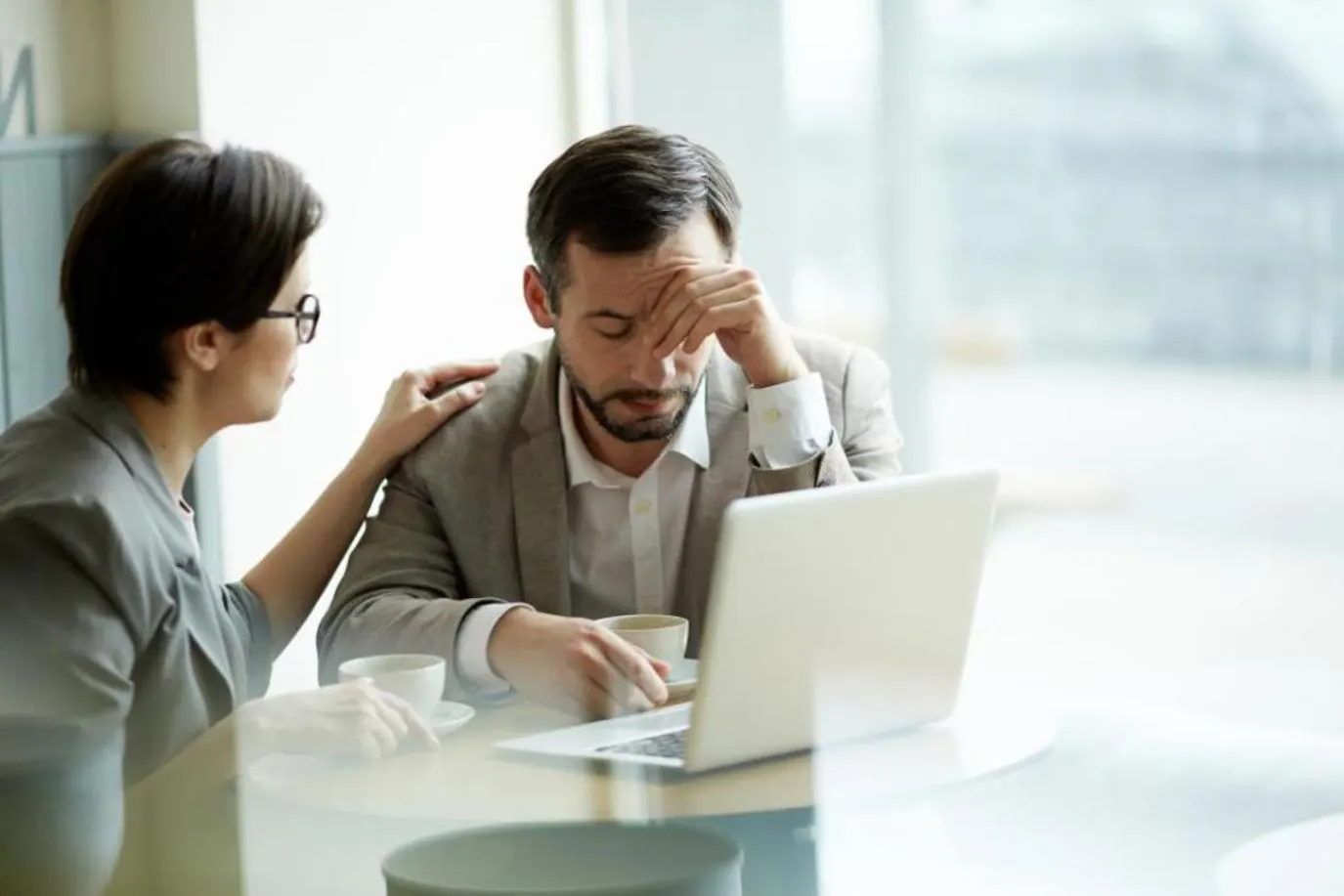 ما هو اكتئاب العمل.. وكيف تحمي نفسك منه؟