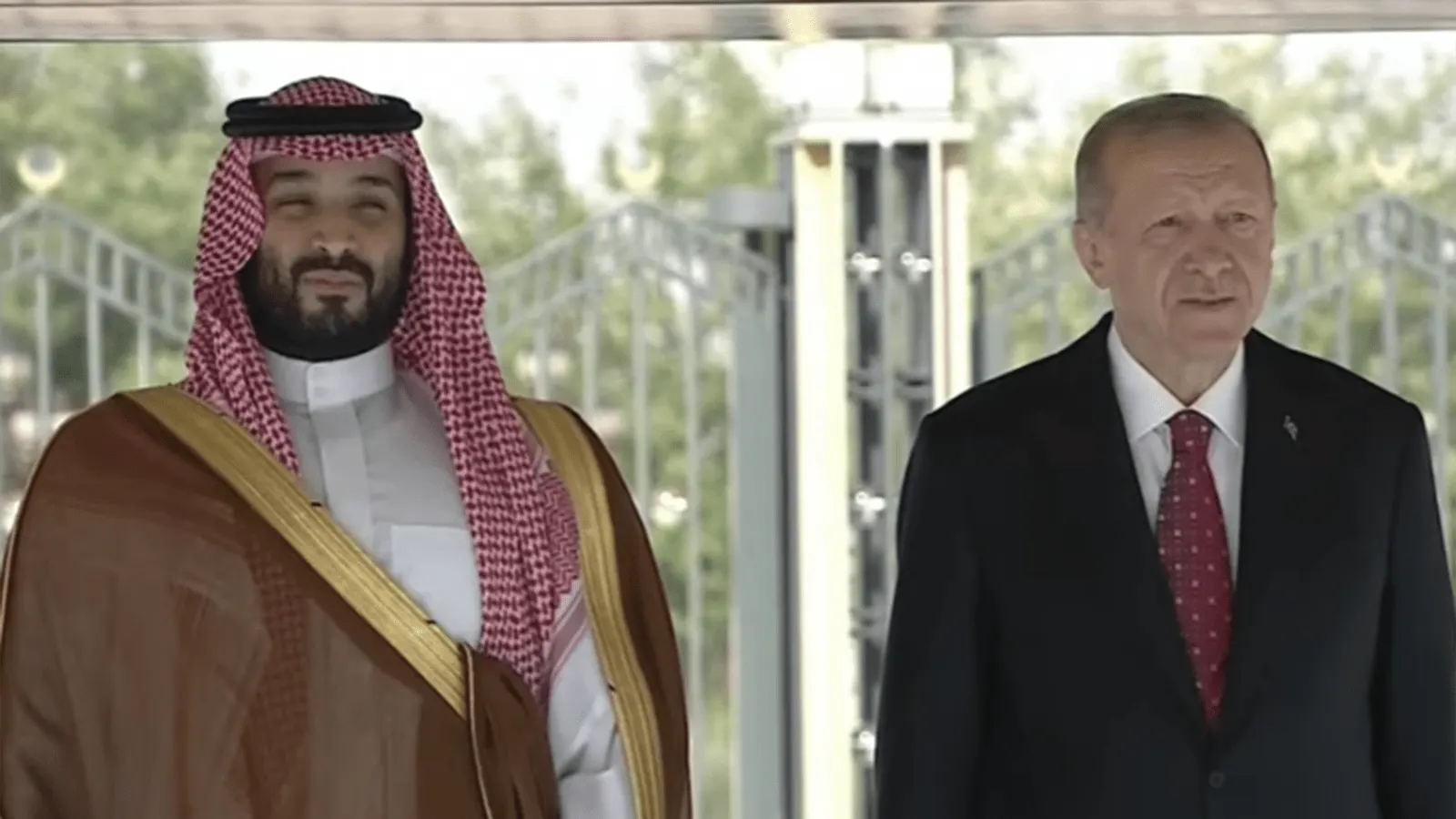 فيديو.. مراسم استقبال الأمير محمد بن سلمان في أنقرة