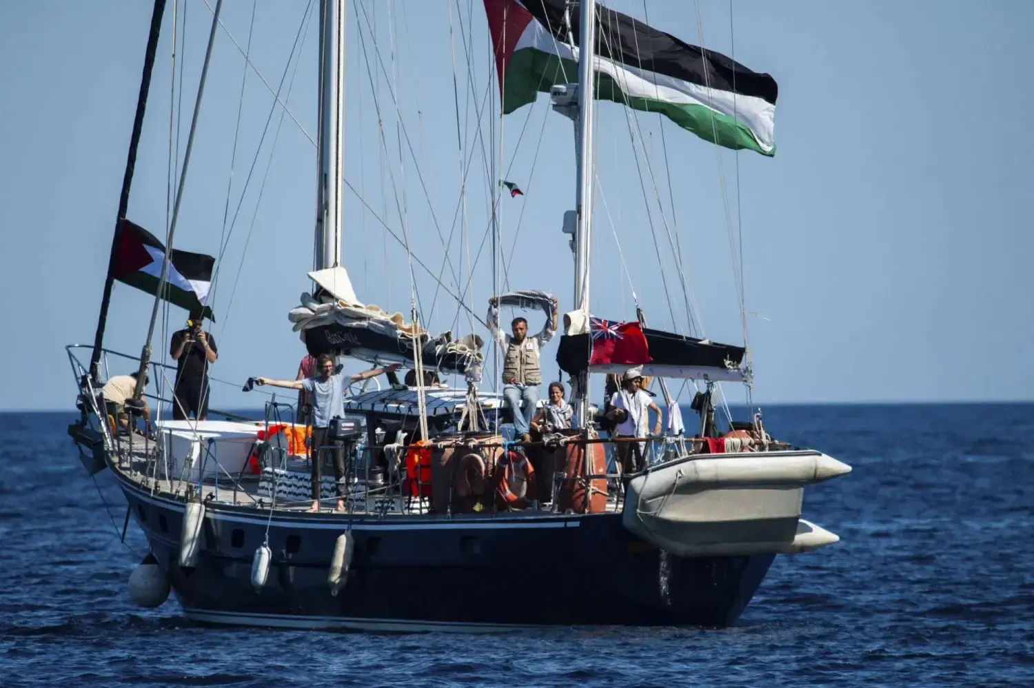 موجة غضب عالمية بعد اعتراض إسرائيل "أسطول الحرية" المتجه لغزة