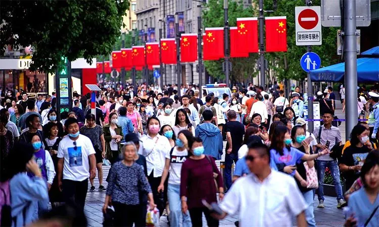 من يتفوق في الزيادة السكانية: أمريكا أم الصين؟