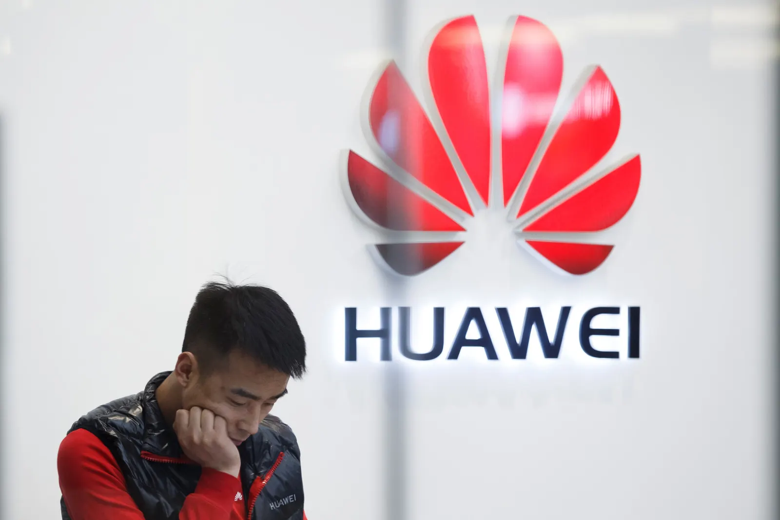 ألمانيا تخطط لتقليص الاعتماد على معدات Huawei لتشغيل شبكات 5G