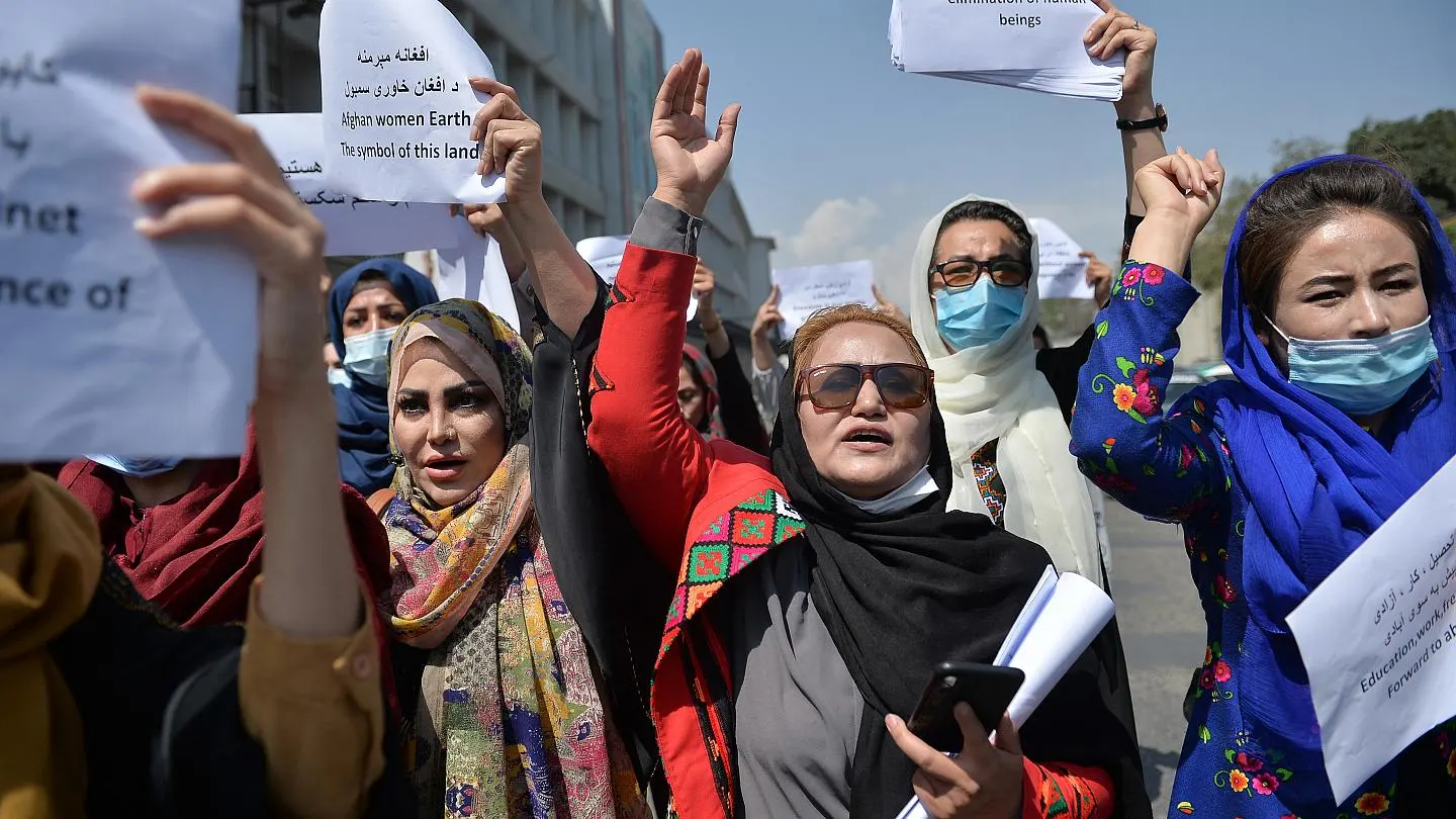 قرار جديد من طالبان بشأن النساء