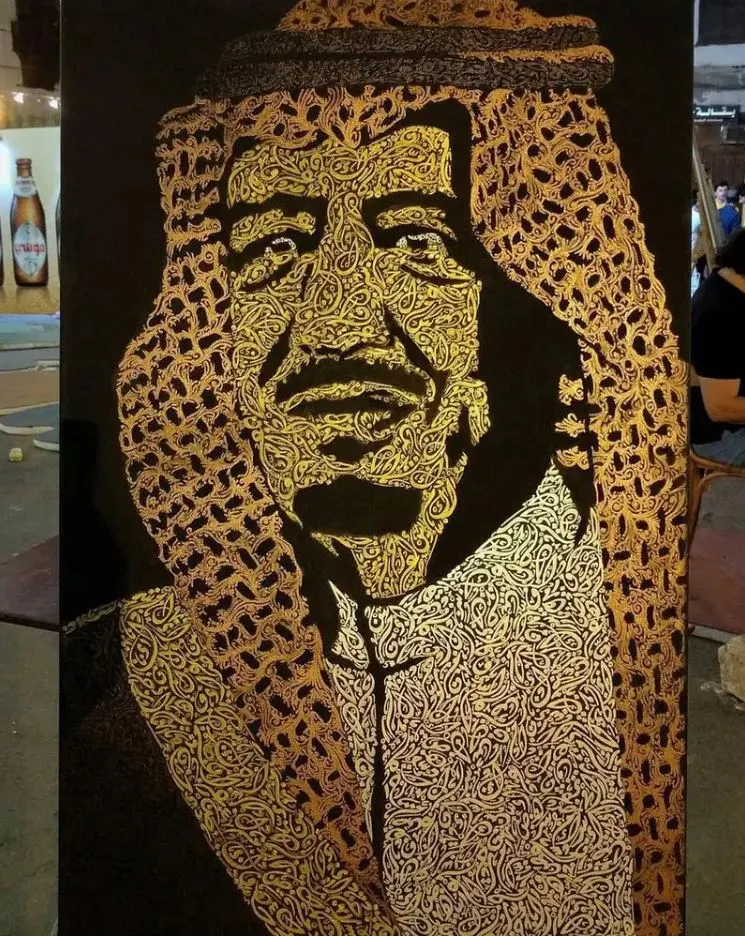 يدمج بين الخط والرسم.. لوحات بديعة للفنان السعودي محمد باجبير