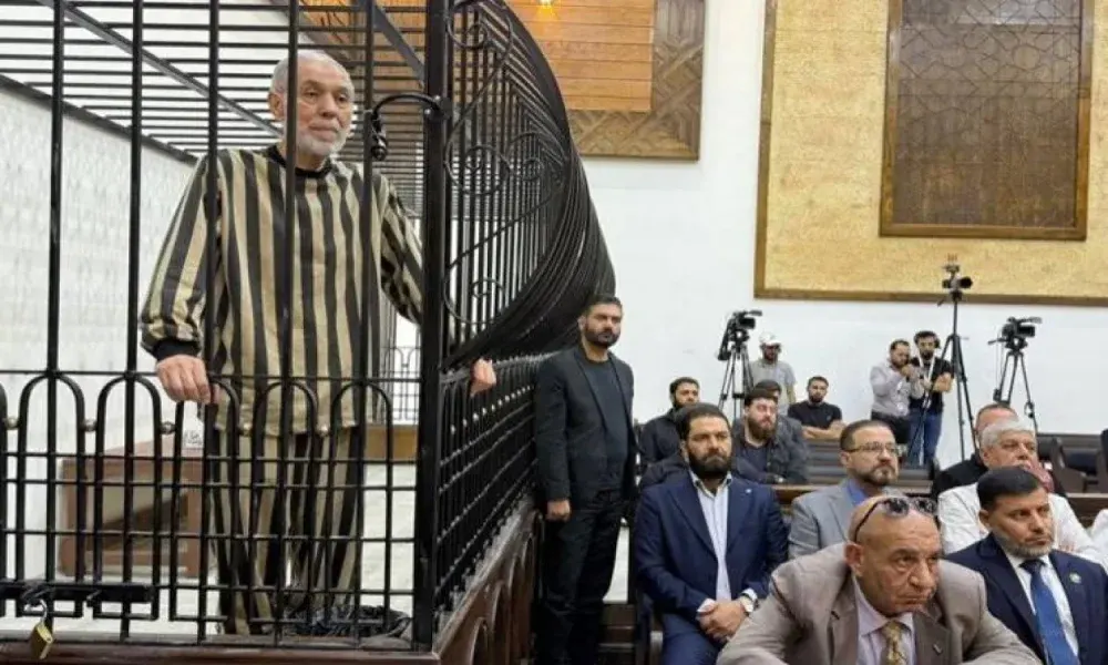 "بعد إدانته بجرائم حرب".. السجن المؤبد لمفتي سوريا السابق أحمد حسون