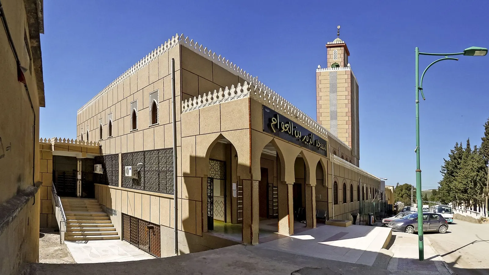مسجد "الزبير بن العوام" .. حاضر يصف عراقة الماضي