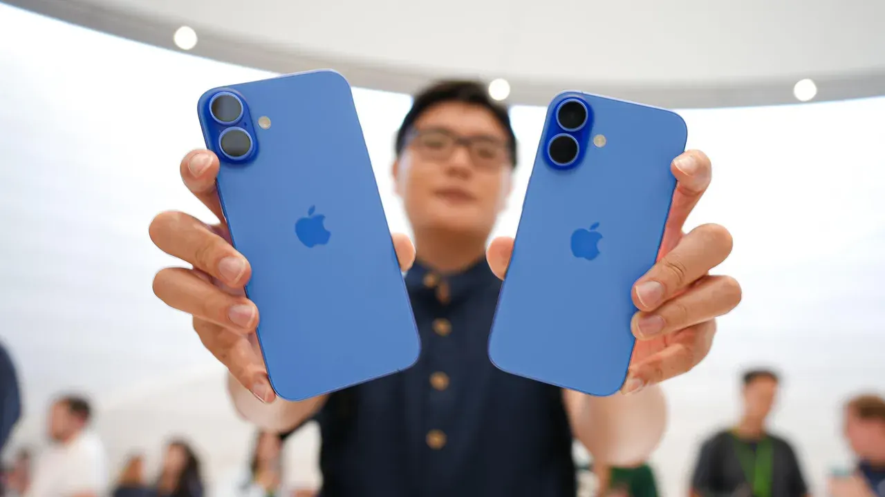 سلسلة هواتف "Apple iPhone 16" تتخلّف عن منافسيها
