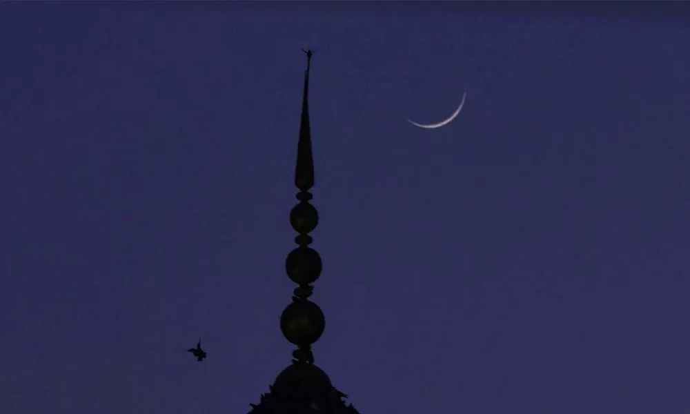 مركز الفلك الدولي: عيد الفطر 2025 الاثنين وليس الأحد