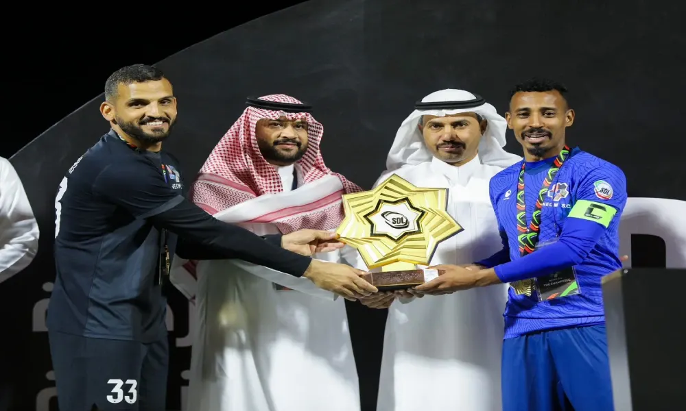 ماذا نعرف عن نادي نيوم المتأهل حديثًا لدوري "روشن"؟