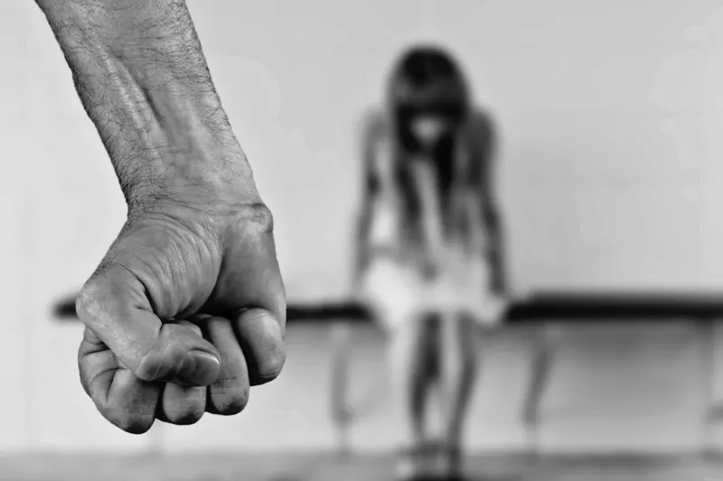 بعد واقعة أيتام خميس مشيط.. كيف يؤثر العنف الجسدي على نفسية الأطفال؟