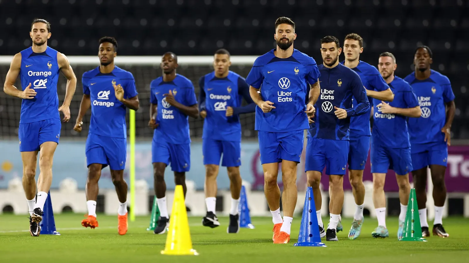 بعد أنباء إصابة لاعبي المنتخب الفرنسي قبل نهائي كأس العالم.. ما هو فيروس الإبل؟