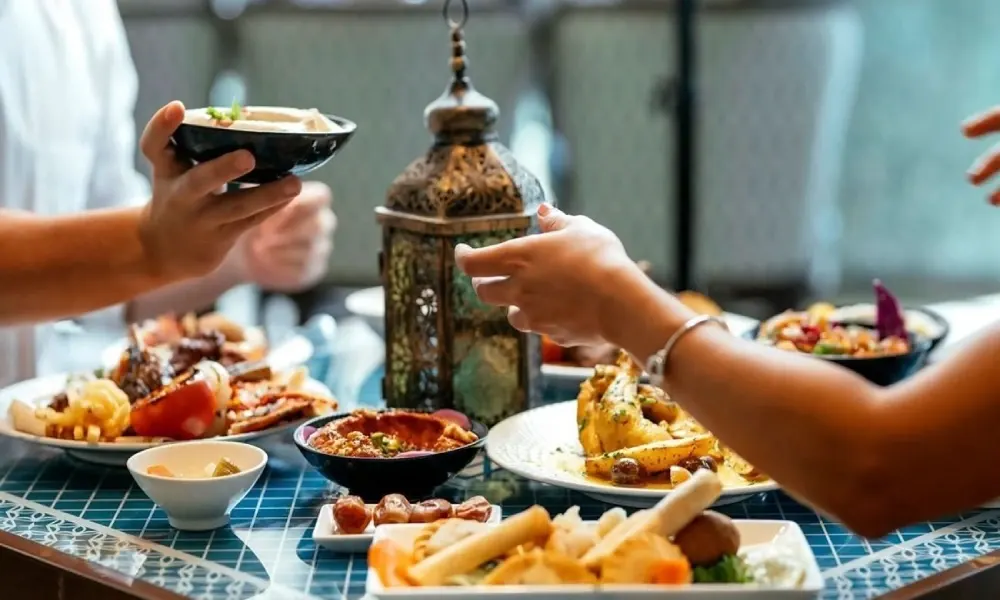 إنفوجرافيك| بلدان يصوم سكانها أقل ساعات في رمضان 2025