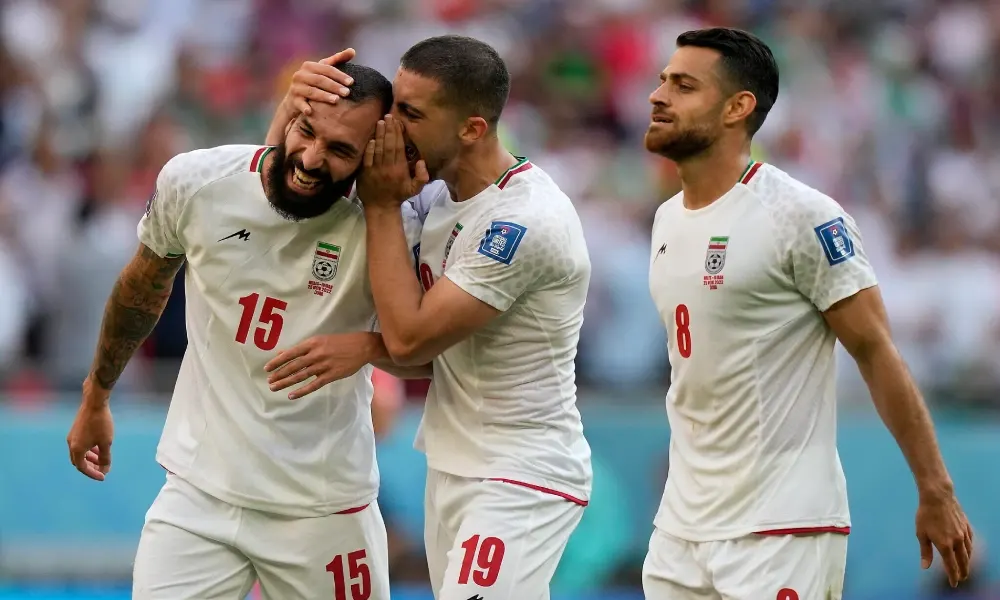 منتخب إيران والمونديال.. أزمة سياسية تقتحم ملاعب الكرة
