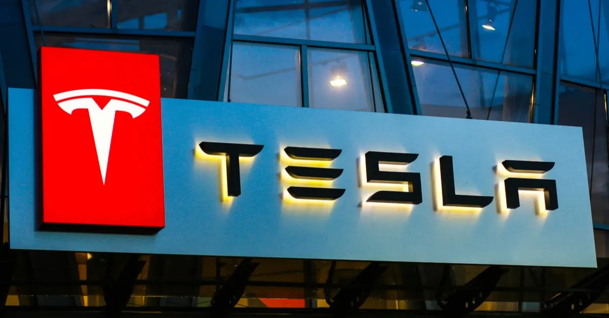 "Tesla" من سيء إلى أسوأ.. لماذا انخفضت أسهم الشركة؟ وهل لـ"تويتر" علاقة بذلك؟
