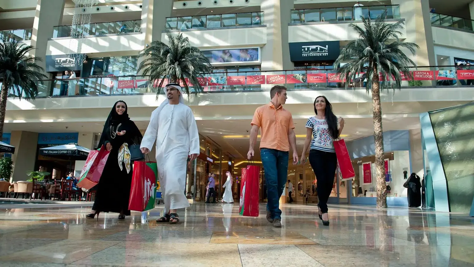 هل الأصوات في "المولات" حقيقية أم مفتعلة لأهداف تسويقية؟