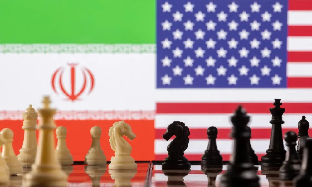 من الشارع العربي إلى واشنطن.. كيف تدير إيران أوراقها السياسية؟