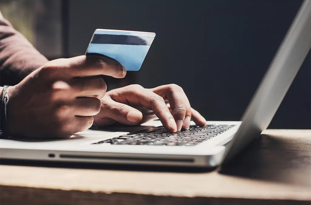 ضبط تنظيم إجرامي ارتكب 150 جريمة احتيال .. واستولى على 11 مليون ريال